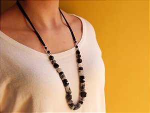 COLAR SEDA COM TURMALINA NEGRA E QUARTZO RUTILADO II
