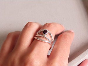 ANEL ONDAS GRANADA FACETADA GRANADA