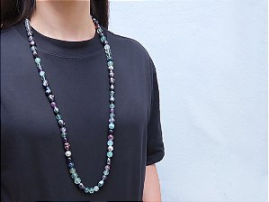 COLAR LONGO PÉROLA NEGRA E FLUORITA FLUORITA