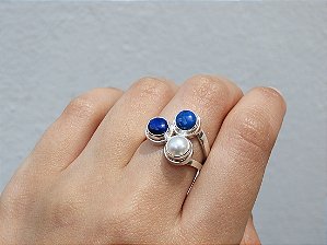 ANEL TRIO PÉROLA E LÁPIS LAZÚLI