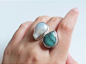 ANEL DUO PÉROLA E ESMERALDA