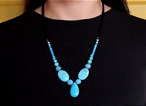 COLAR SEDA COM HOWLITA TURQUESA
