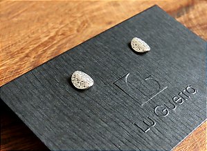 BRINCO CONVEXO TEXTURA PRATA