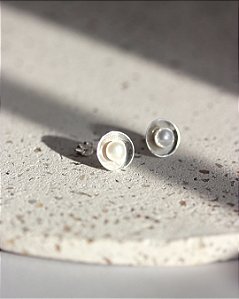 BRINCO PINO CONCHA PÉROLA BIWA