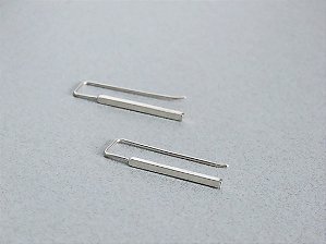 BRINCO RAYO SÓ PRATA PEQUENO