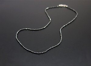 COLAR DELICADO HEMATITA HEMATITA