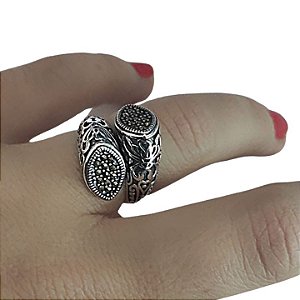 ANEL EM PRATA DE LEI 925 COM MARCASSITAS ENTRELACE