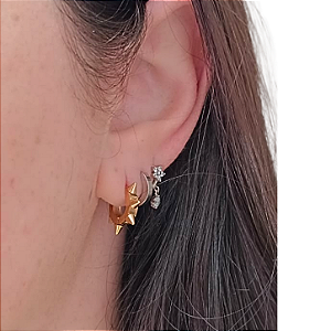 ARGOLINHA DE AÇO COM OURO 18K SPIKE 12 MM