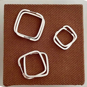 Trio de Brincos Argola Quadrada em Prata – Linha Essencial | Fio Quadrado 17mm, 14mm e 12mm