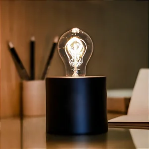 Abajur de Mesa Golden Art Tube em Latão Ø 10cm com Soquete E27 e Altura de 9cm M4009LT