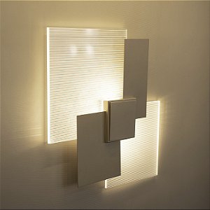 Arandela Metal Domado 6583 Almenara Scult Fita LED 3,6W 3000K 38,5x38,5x4,5cm Alumínio e Acrílico Frisado Bivolt