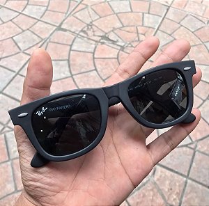 Óculos de Sol Ray-Ban Wayfarer Inclinado Preto Fosco Emborrachado Masculino e Feminino