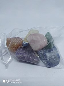 Kit contendo Pedras Tamanho Medio nas cores dos Chakras -Saquinho de Organza
