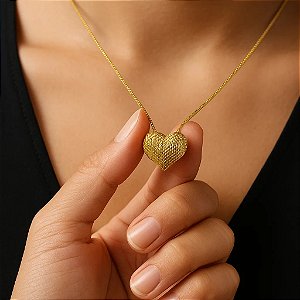 Colar com Coração Vazado folheado em ouro 18k