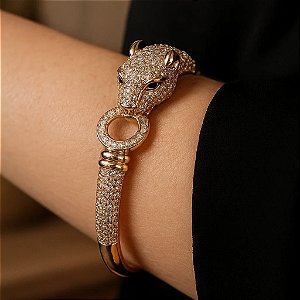 Bracelete folheado a ouro 18k com design imponente de tigre.