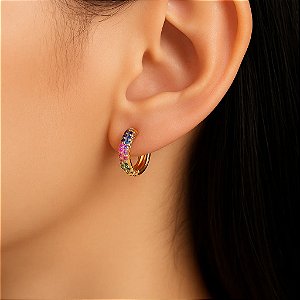 Argolinha Cravejada com Zircônias Coloridas Folheadas a Ouro 18k