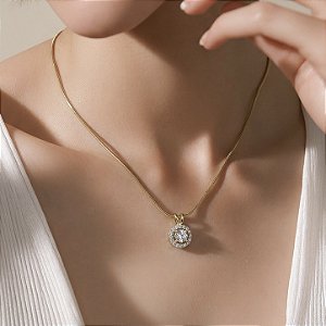 COLAR PONTO DE LUZ DOURADO.