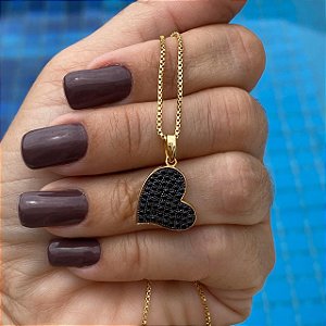 COLAR CORAÇÃO  DOURADO COM MICRO ZIRCÔNIAS NEGRAS.