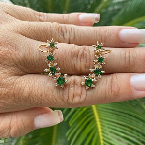 BRINCO FOLHEADO OURO 18K EAR CUFF FLOR COM ZIRCONIA BRANCA E CRISTAL VERDE ESMERALDA