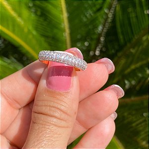 ANEL FOLHEADO OURO 18K  CRAVEJADO COM ZIRCÔNIAS BRANCAS COM CANETA DE RÓDIO BRANCO