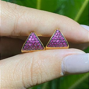 BRINCO FOLHEADO OURO 18K ARGOLA TRIANGULAR CRAVEJADA COM ZIRCÔNIAS ROSAS