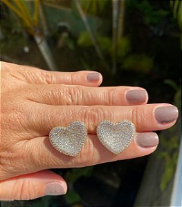 BRINCO FOLHEADO OURO 18K CORAÇÃO CRAVEJADO