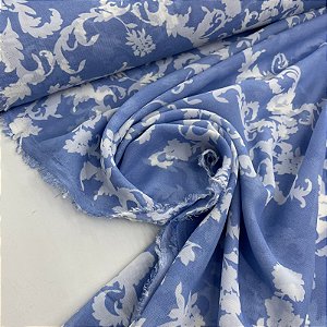 Crepe Chiffon Estampado Fundo Azul Clarinho com Ramos e Florzinhas Brancas