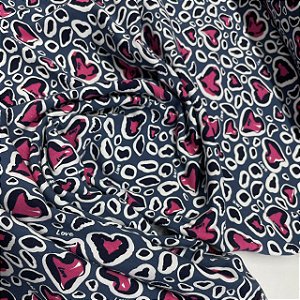 Malha Cotton Light Estampado Azul Com Coração Rosa