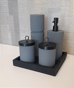 Conjunto de Potes 05 peças em Resina para Banheiro  cinza fosco e tampa em metal preto.