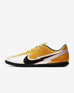 Chuteira Futsal Nike Mercurial Vapor 13 Club IC - Laranja e Preto