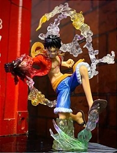 Estatua Luffy gomu gomu no Pistol com haki de armamento