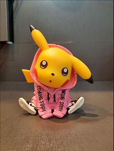 Estatua Pikachu Casaco rosa Sentado
