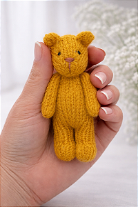 Ursinho de Tricô Mohair Mostarda