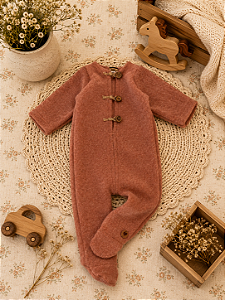 Macacão Newborn Soft Caramelo - Pezinho Fechado