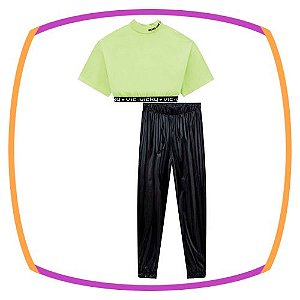 Conjunto infantil de blusa cropped e calça em nylon