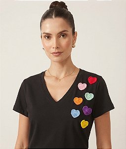 Blusa Feminina Decote V Com Aplicação Corações Crochê Viscolycra