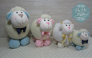 Kit com 4 ovelhas tamanhos 15cm, 20cm, 25cm e 30cm de altura