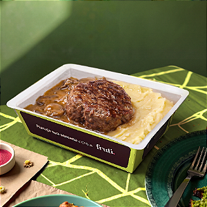 Hambúrguer de Carne com Molho de Cogumelo e Purê de Batata - 350g