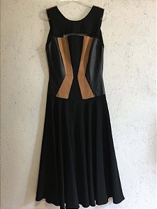 Vestido preto com detalhe couro (40) -  Madreperola NOVO