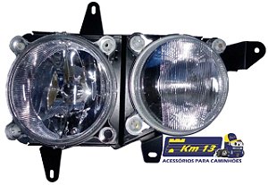 Farol duplo Mercedes Benz Accelo após 2008