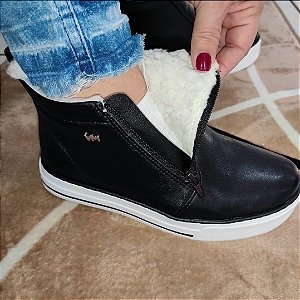 Tênis Botinha Pelinho Branco Via Marte Modelo para usar ano todo