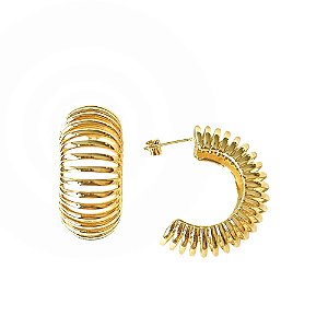 Brinco Meia Argola Trama