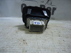 Comando Botao Vidro Traseiro Dir  Peugeot 2008 15/16