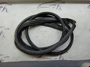 Borracha Contorno Porta Traseira Esquerda Yaris Xls 19/20