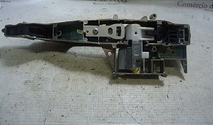 Maçaneta Ext Traseira Esq  Peugeot 2008 15/16