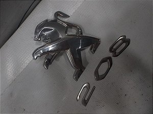 Kit Emblema Tampa Traseira Peugeot 208 2021 2022 Mod Novo