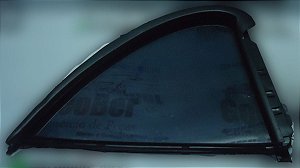 Vidro Vigia Traseiro Direito Nissan March 2018 Original
