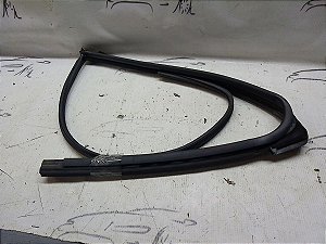 Borracha Contorno Vidro Traseiro Esq Nissan Kicks 19/20