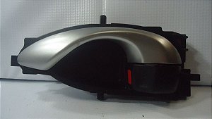 Maçaneta Interna Dianteira Esquerda Toyota Yaris 18/19