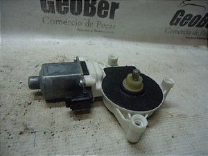 Motor Do Vidro Dianteiro Direito Peugeot 2008 15 A 17